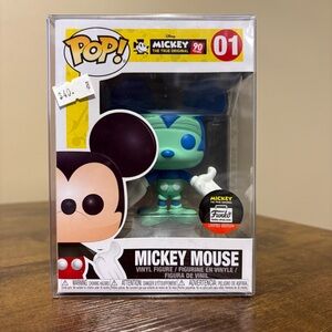 Funko Pop Mickey 90 Years Mickey Mouse #01 Green and Blue Funko Limited Edition